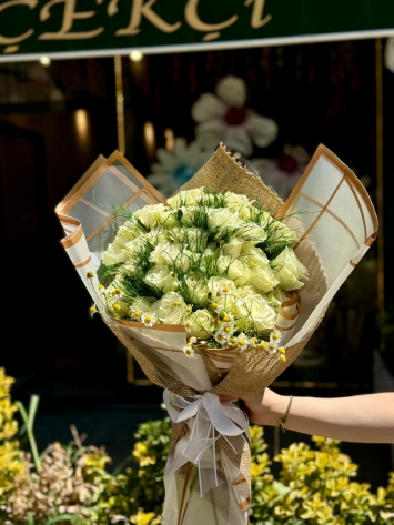 41 Beyaz Gül Buketi